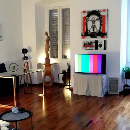 Seafront Artist * غييكا