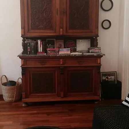 Seafront Artist * غييكا