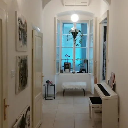 منزل للإقامة Seafront Artist غييكا